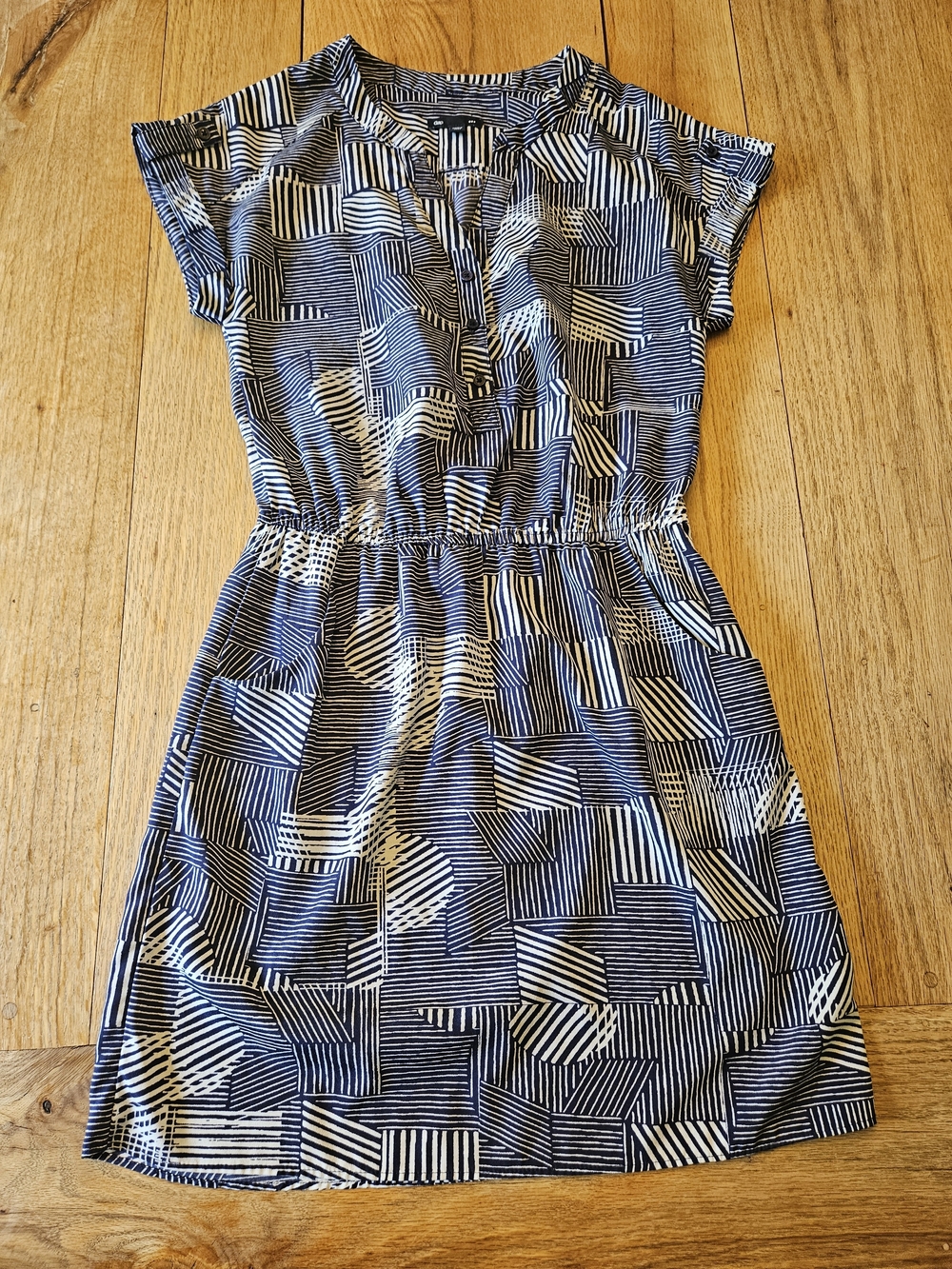 GAP Navy and White Geometric Short Sleeve Dress